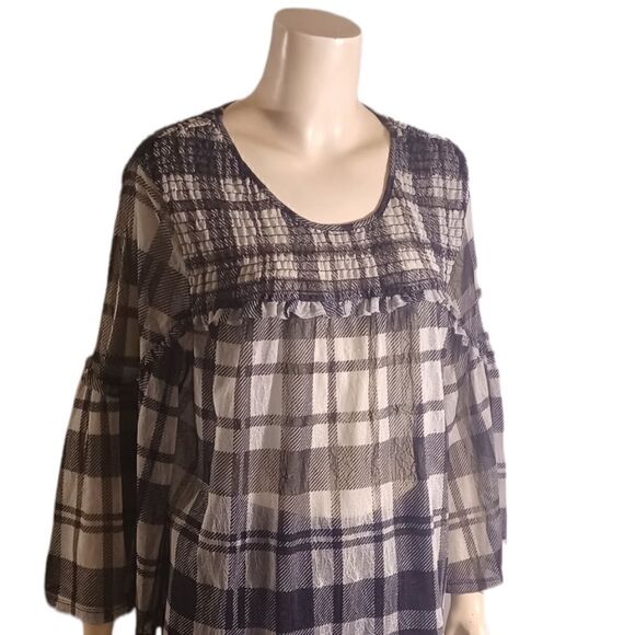 Style & Co. Tops - 605633....Style&Co Black and White Shear Top Size Large